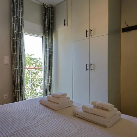 Apartment Tranquil 2br Penthouse Petralona